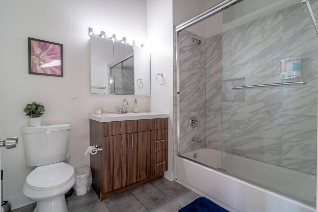 Spacious 2Br Vacation Rental With City View, Optional Parking And Gym Near Mccormick Place & Downtown Chicago Attractions ภายนอก รูปภาพ