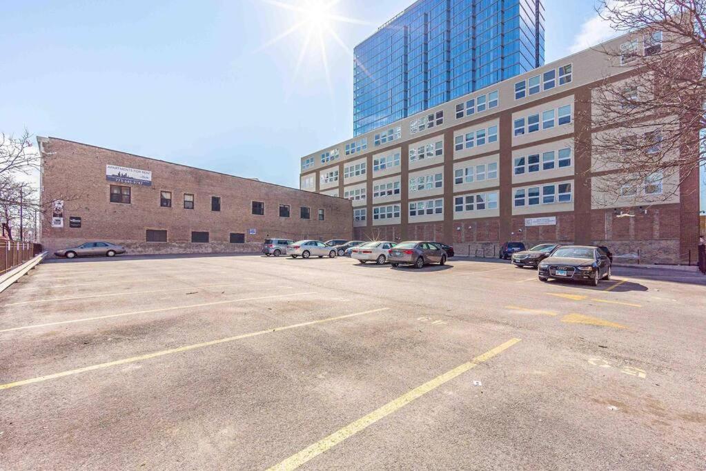 Spacious 2Br Vacation Rental With City View, Optional Parking And Gym Near Mccormick Place & Downtown Chicago Attractions ภายนอก รูปภาพ